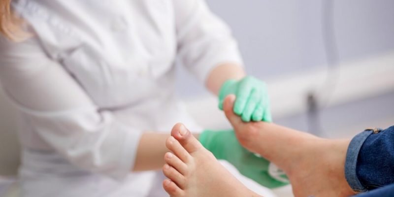 Difference Between a Podiatrist and Chiropodist